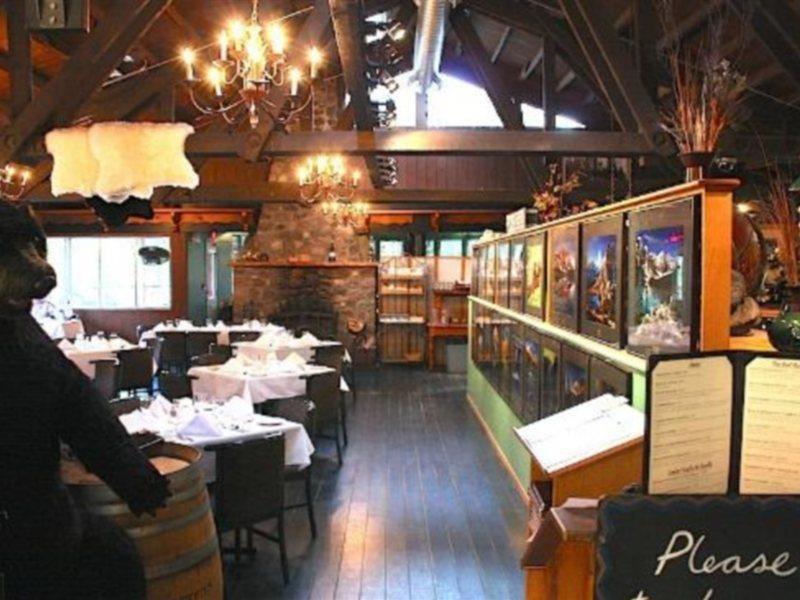 Sunwapta Falls Rocky Mountain Lodge Jasper Exterior foto
